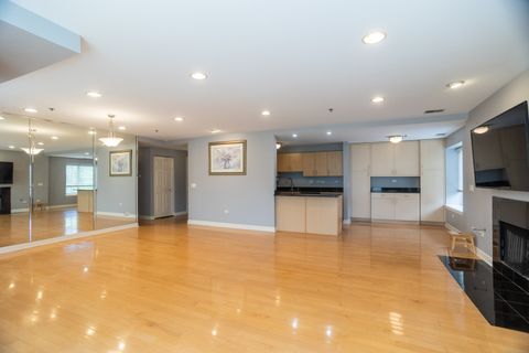Tiny photo for 865 E 22nd Street #302, Lombard, IL 60148 (MLS # 12654911)