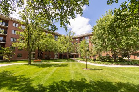 Tiny photo for 865 E 22nd Street #302, Lombard, IL 60148 (MLS # 12654911)