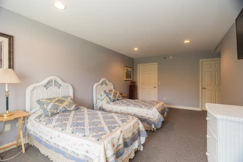 Tiny photo for 865 E 22nd Street #302, Lombard, IL 60148 (MLS # 12654911)