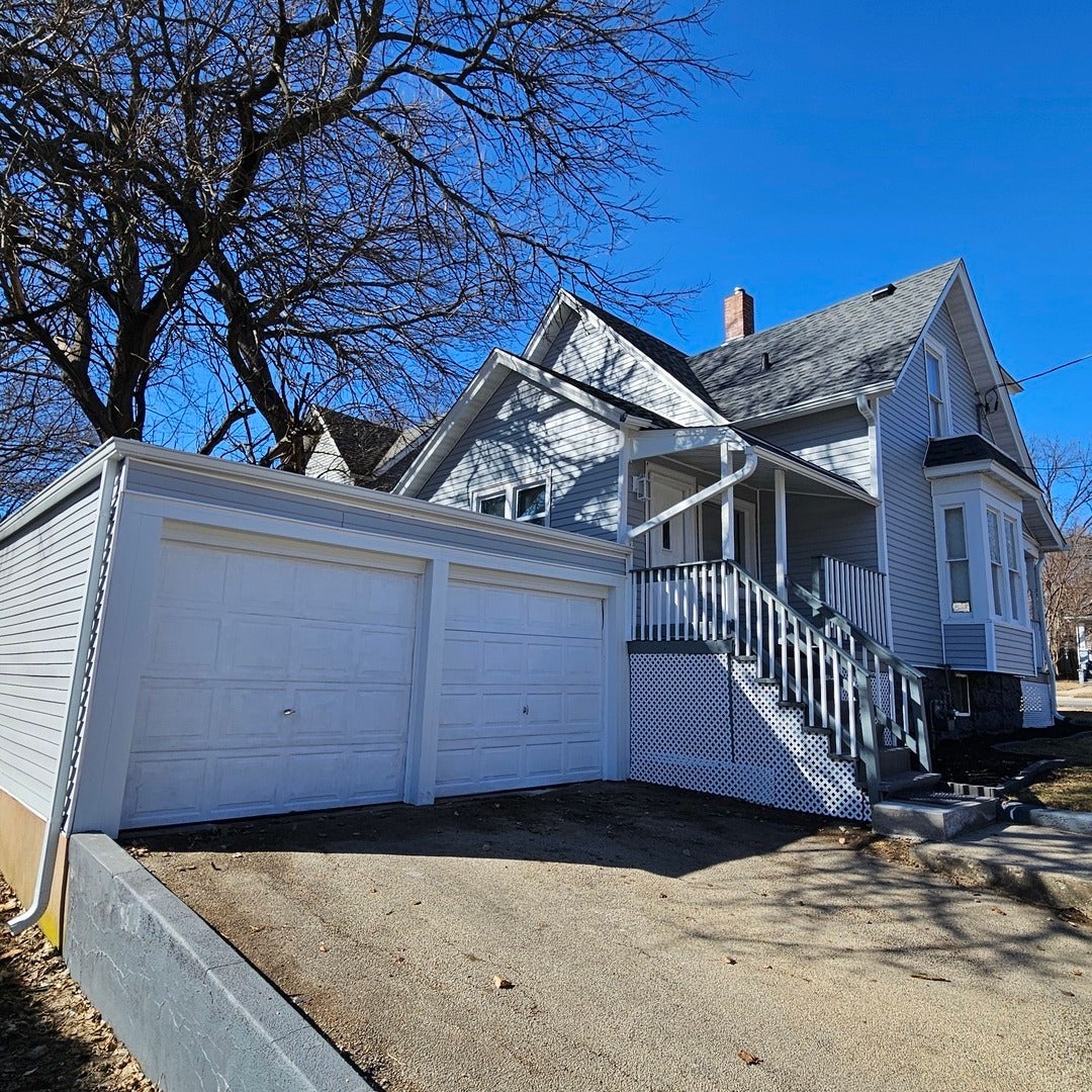 945 NORTH Avenue