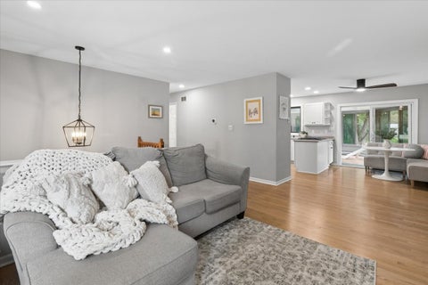 Tiny photo for 15670 W Sprucewood Lane, Libertyville, IL 60048 (MLS # 12768042)