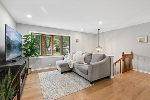 Tiny photo for 15670 W Sprucewood Lane, Libertyville, IL 60048 (MLS # 12768042)