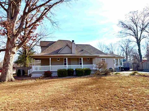 Tiny photo for 821 E 6TH Street, Centralia, IL 62801 (MLS # 100000036)