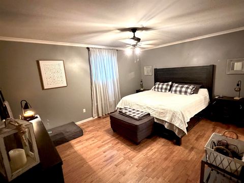 Tiny photo for 821 E 6TH Street, Centralia, IL 62801 (MLS # 100000036)