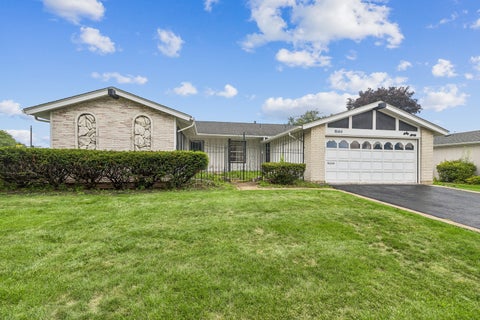 Photo of Elk Grove Village, IL 60007 (MLS # 12747186)