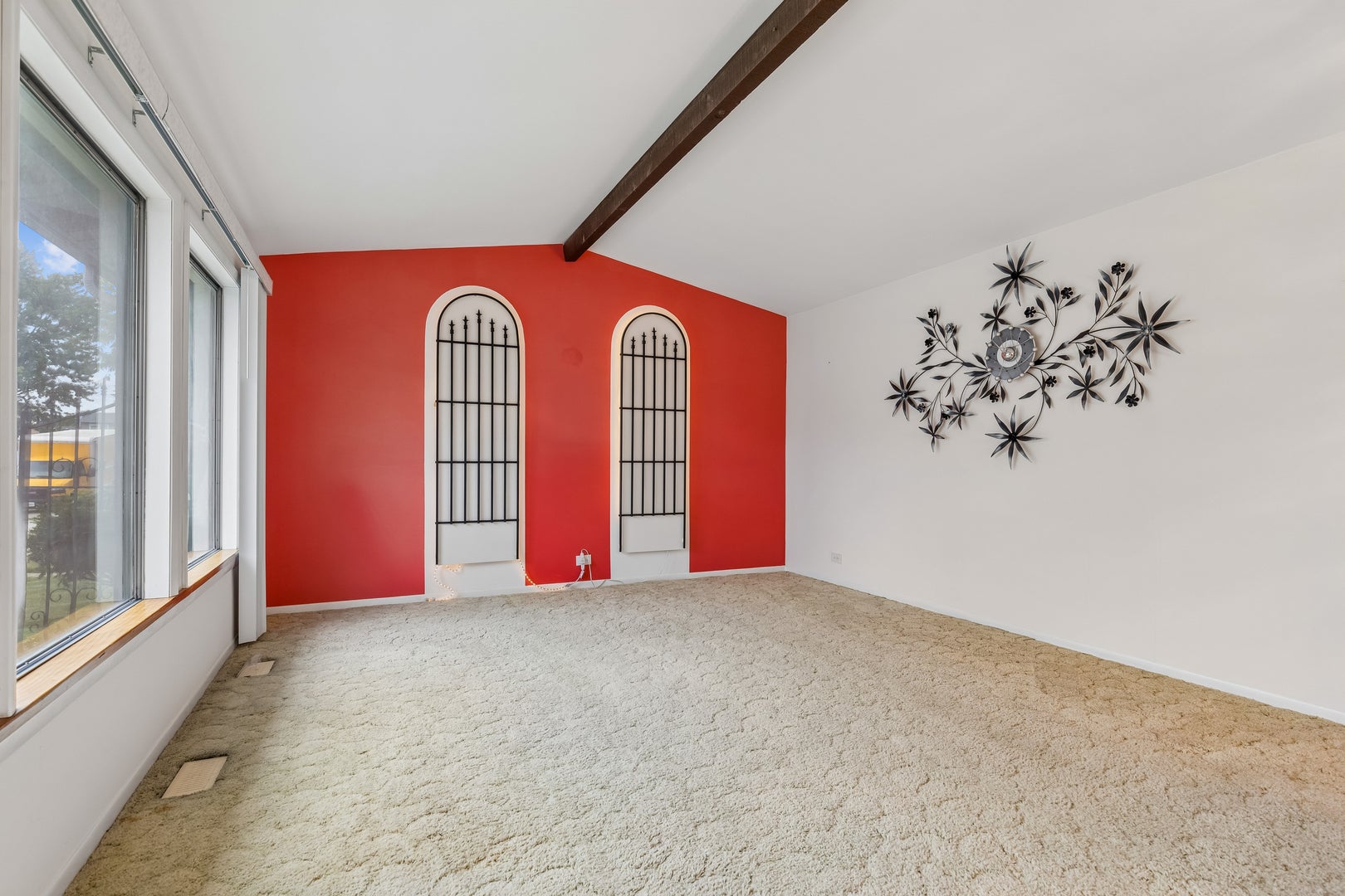1564 White Trail