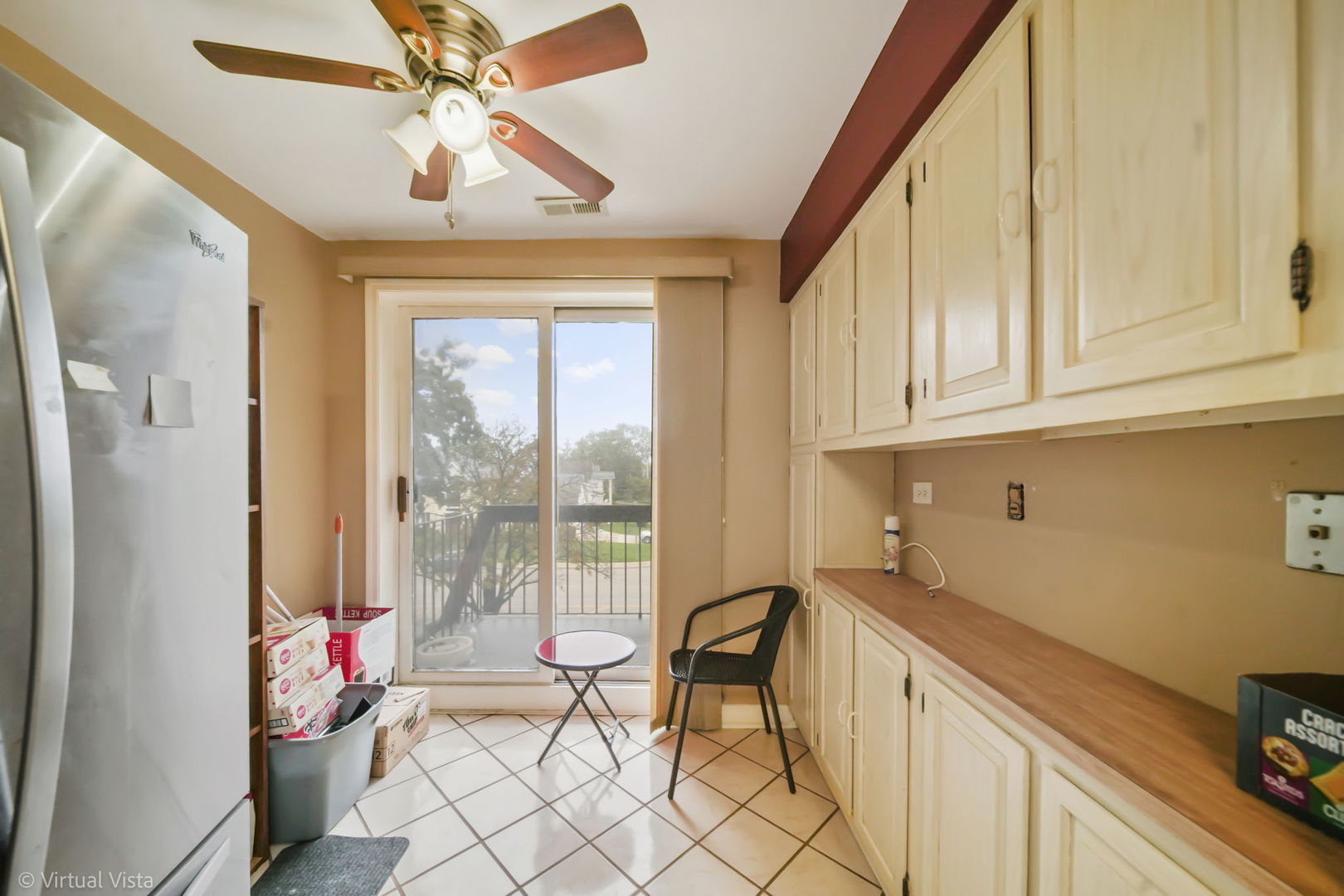 Niles, Illinois 60714, United States, 2 Bedrooms Bedrooms, ,2 BathroomsBathrooms,Residential,Active,232534