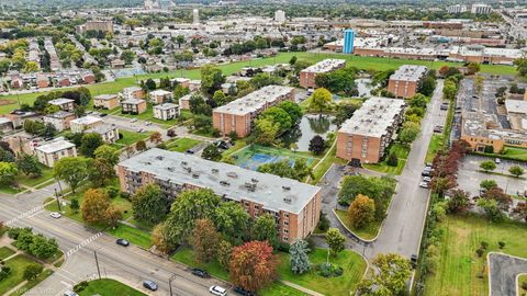 Tiny photo for 9500 Washington Street #306, Niles, IL 60714 (MLS # 12498871)