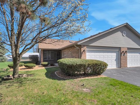 Photo of 5014 W Circle Place, Crestwood, IL 60418 (MLS # 12616593)