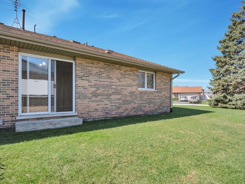 Tiny photo for 5014 W Circle Place, Crestwood, IL 60418 (MLS # 12616593)