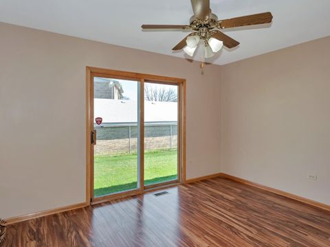 Tiny photo for 5014 W Circle Place, Crestwood, IL 60418 (MLS # 12616593)