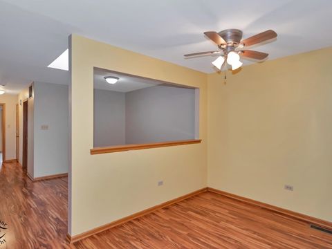 Tiny photo for 5014 W Circle Place, Crestwood, IL 60418 (MLS # 12616593)