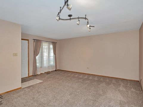 Tiny photo for 5014 W Circle Place, Crestwood, IL 60418 (MLS # 12616593)