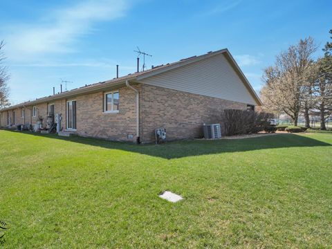 Tiny photo for 5014 W Circle Place, Crestwood, IL 60418 (MLS # 12616593)