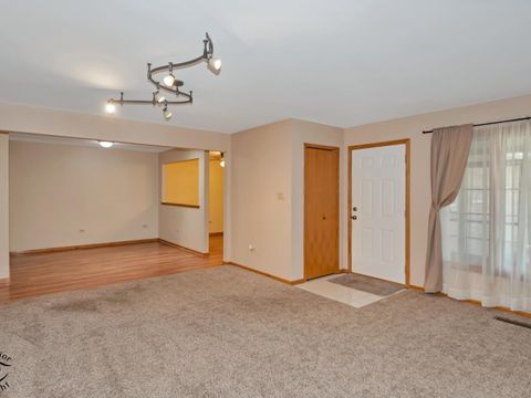 Tiny photo for 5014 W Circle Place, Crestwood, IL 60418 (MLS # 12616593)