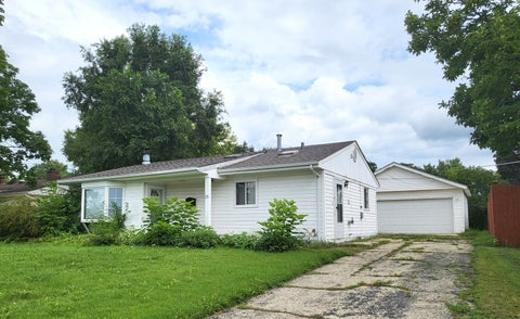 Photo of 25 Thrush Road, Carpentersville, IL 60110 (MLS # 12761090)