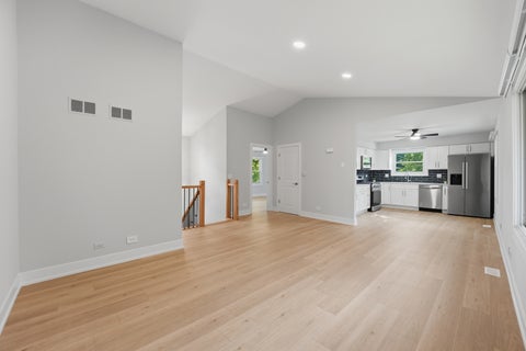 Tiny photo for 136 edgewater Drive, Crystal Lake, IL 60014 (MLS # 12673548)