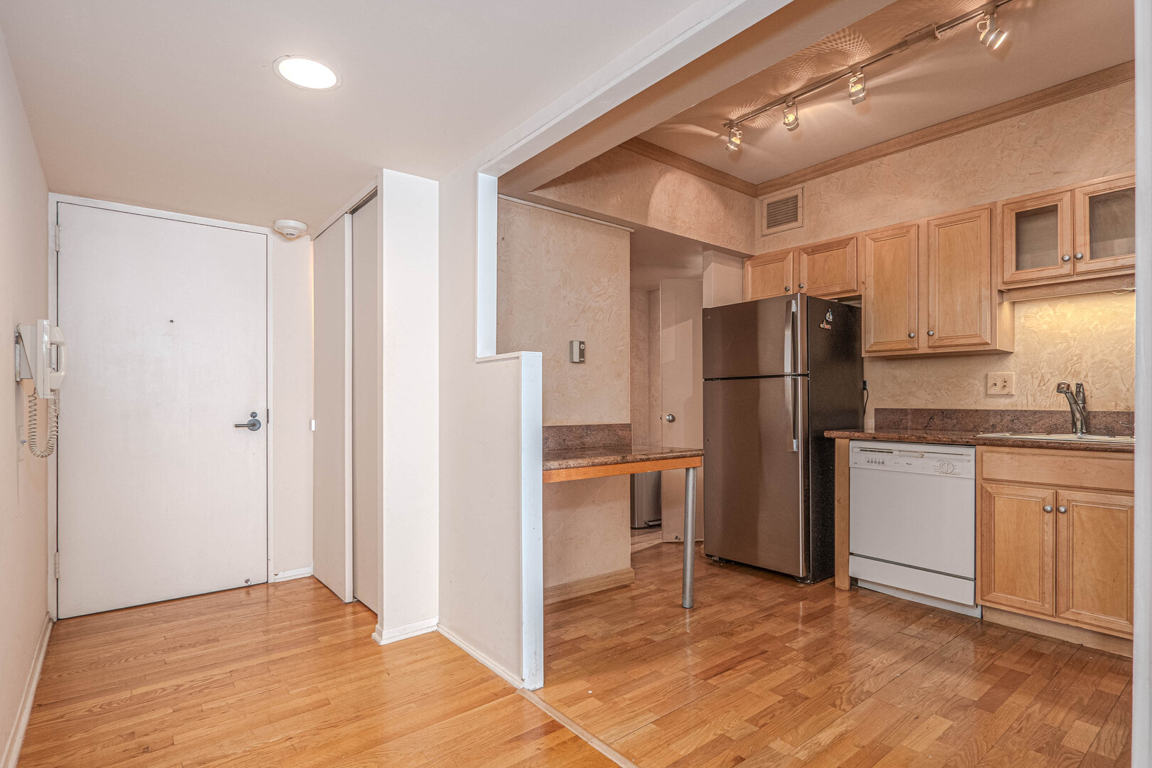 175 E Delaware Place 5809