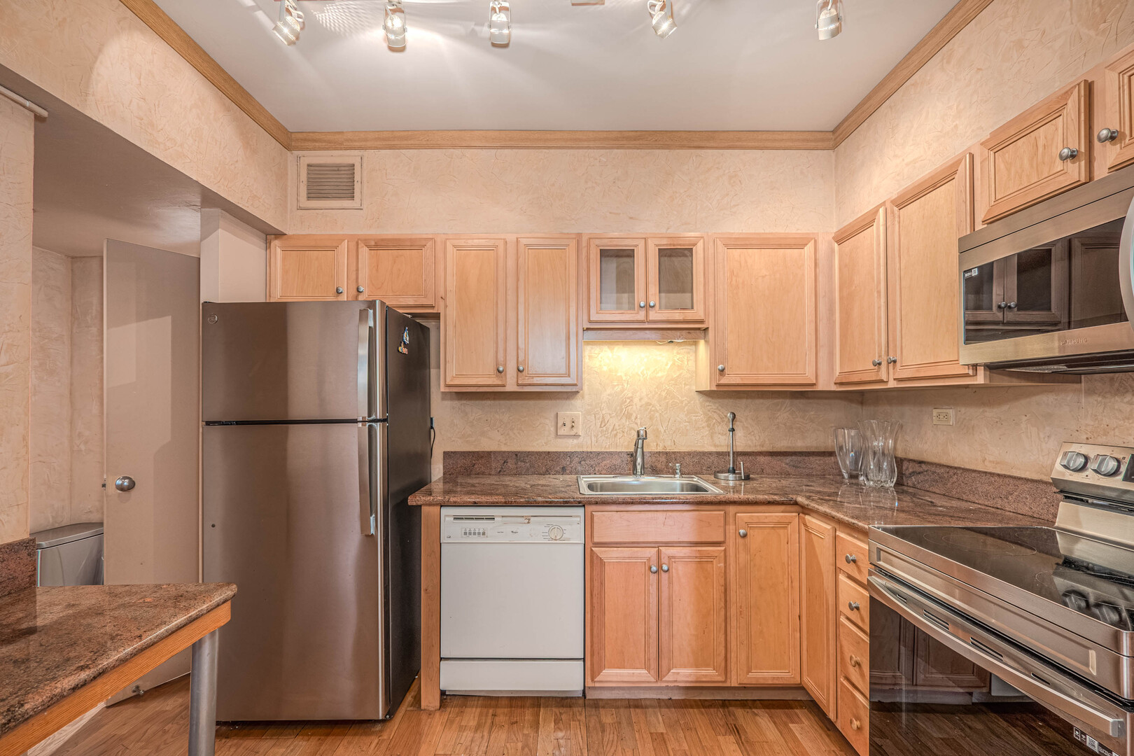 175 E Delaware Place 5809