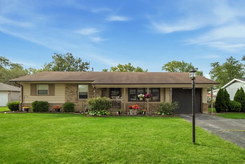Photo of 1231 Springdale Lane, Elk Grove Village, IL 60007 (MLS # 12759146)
