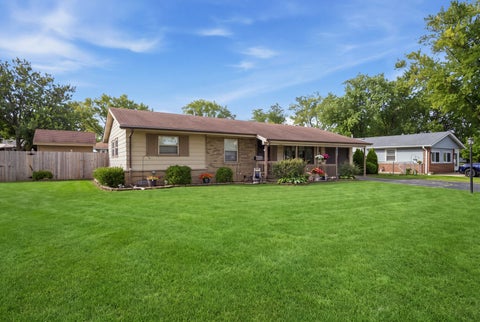 Tiny photo for 1231 Springdale Lane, Elk Grove Village, IL 60007 (MLS # 12759146)