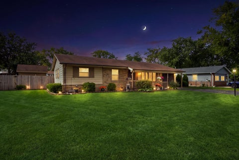 Tiny photo for 1231 Springdale Lane, Elk Grove Village, IL 60007 (MLS # 12759146)