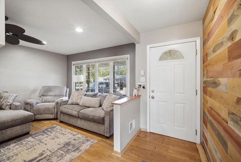 Tiny photo for 1231 Springdale Lane, Elk Grove Village, IL 60007 (MLS # 12759146)