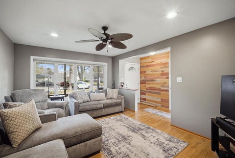 Tiny photo for 1231 Springdale Lane, Elk Grove Village, IL 60007 (MLS # 12759146)
