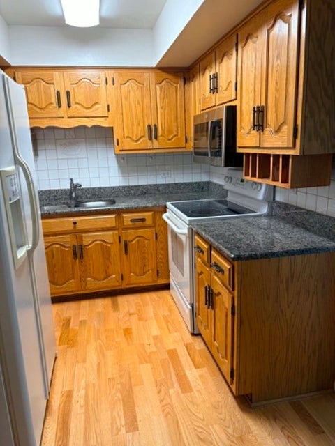 Tiny photo for 140 Carriage Way Drive #C228, Burr Ridge, IL 60527 (MLS # 12745982)