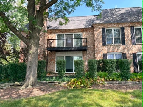 Photo of 140 Carriage Way Drive #C228, Burr Ridge, IL 60527 (MLS # 12745982)