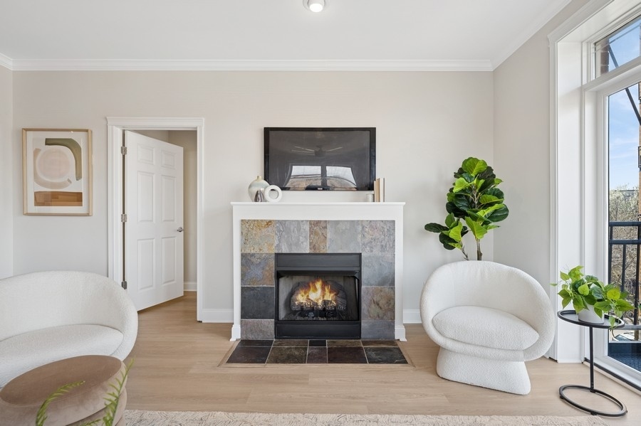 2310 W St. Paul Avenue 401