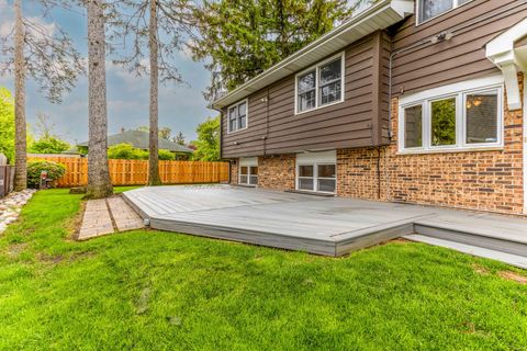 Tiny photo for 1137 Pine Tree Lane, Libertyville, IL 60048 (MLS # 12490388)