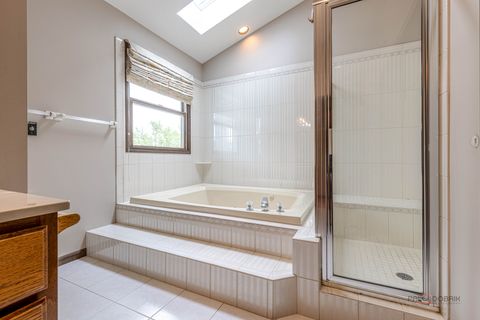 Tiny photo for 1137 Pine Tree Lane, Libertyville, IL 60048 (MLS # 12490388)