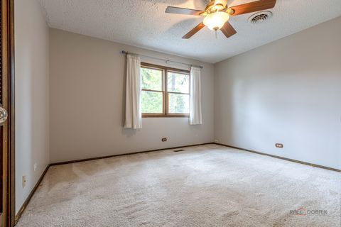 Tiny photo for 1137 Pine Tree Lane, Libertyville, IL 60048 (MLS # 12490388)