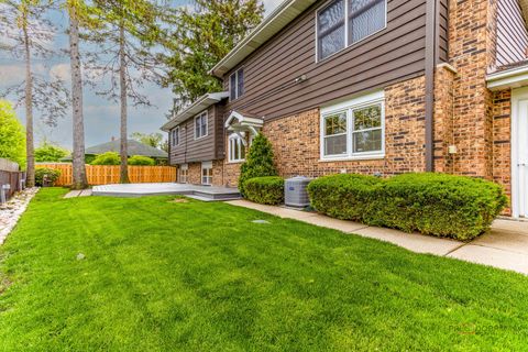 Tiny photo for 1137 Pine Tree Lane, Libertyville, IL 60048 (MLS # 12490388)