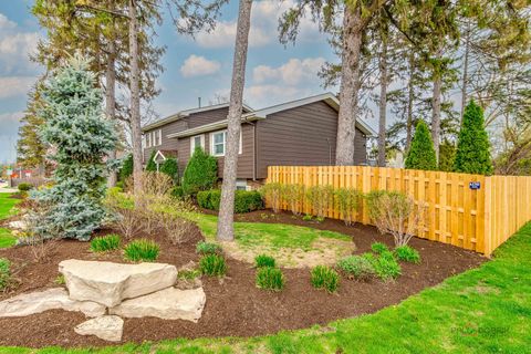 Tiny photo for 1137 Pine Tree Lane, Libertyville, IL 60048 (MLS # 12490388)