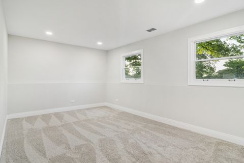 Tiny photo for 1420 Hassell Road, Hoffman Estates, IL 60169 (MLS # 12501059)