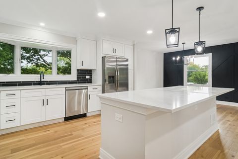 Tiny photo for 1420 Hassell Road, Hoffman Estates, IL 60169 (MLS # 12501059)