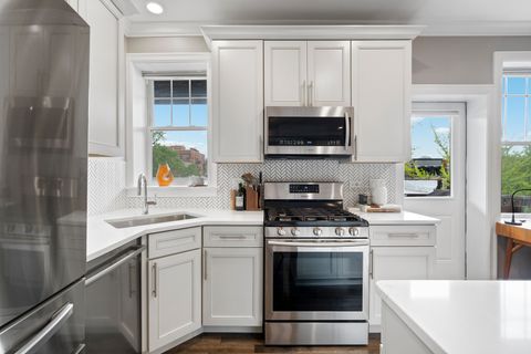 Tiny photo for 2705 N Mildred Avenue #3C, Chicago, IL 60614 (MLS # 12645038)