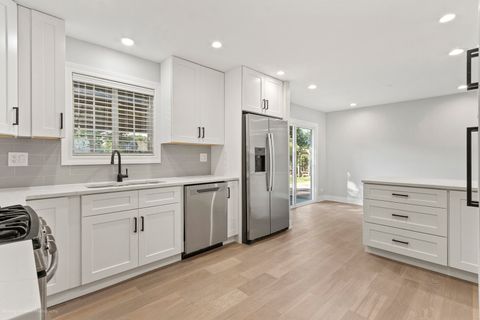 Tiny photo for 908 Bridle Lane, Wheaton, IL 60187 (MLS # 12484159)