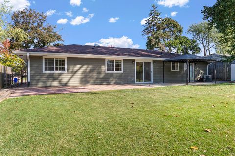 Tiny photo for 908 Bridle Lane, Wheaton, IL 60187 (MLS # 12484159)