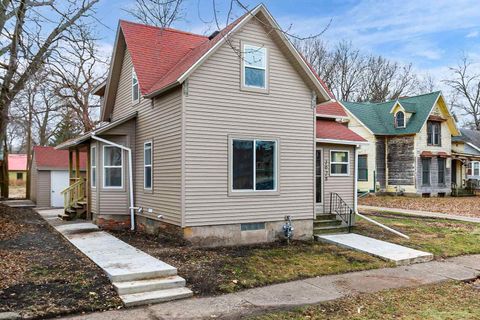 Tiny photo for 1928 8th Avenue, Rock Island, IL 61201 (MLS # 100000609)