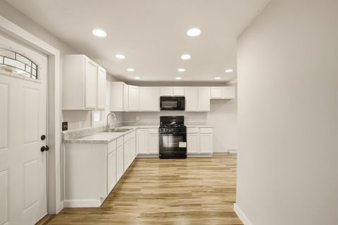 Tiny photo for 1928 8th Avenue, Rock Island, IL 61201 (MLS # 100000609)