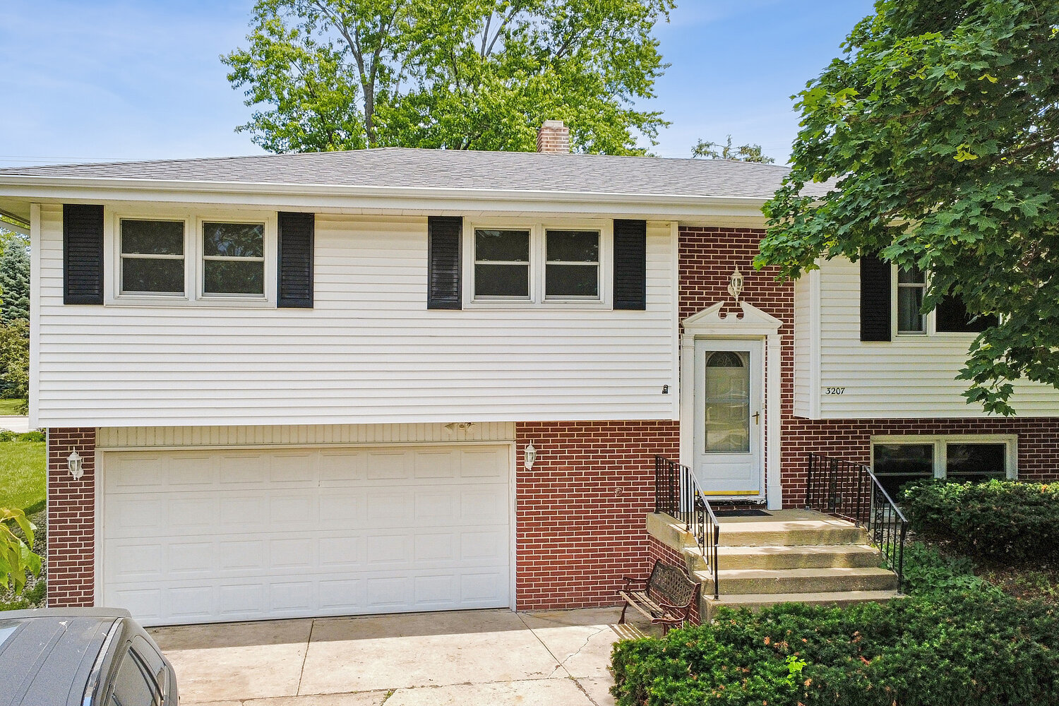 3207 Indianwood Lane