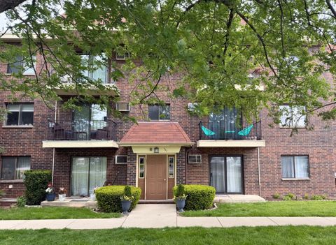 Photo of 942 N Rohlwing Road #GF, Addison, IL 60101 (MLS # 12660698)