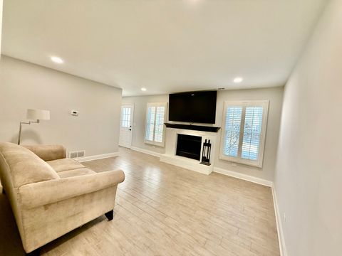 Tiny photo for 455 Kensington Court, Naperville, IL 60563 (MLS # 12591313)