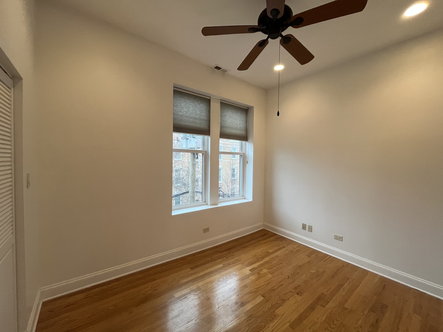 2558 W HADDON Avenue 3