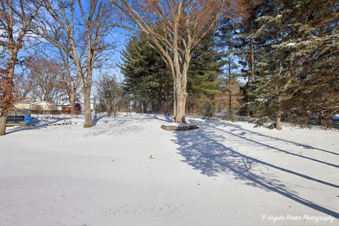 Tiny photo for 5218 Parkview Drive, Mccullom Lake, IL 60050 (MLS # 12593933)
