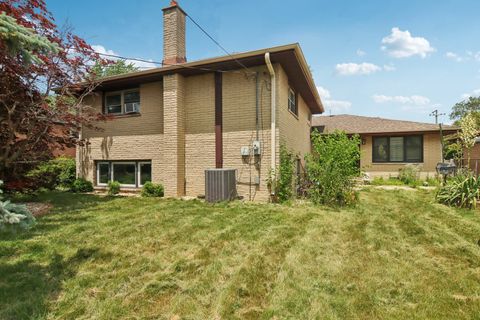 Tiny photo for 949 E 170th Street, South Holland, IL 60473 (MLS # 12401809)