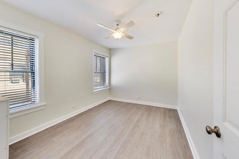 Tiny photo for 142 Clyde Avenue #3W, Evanston, IL 60202 (MLS # 12597621)